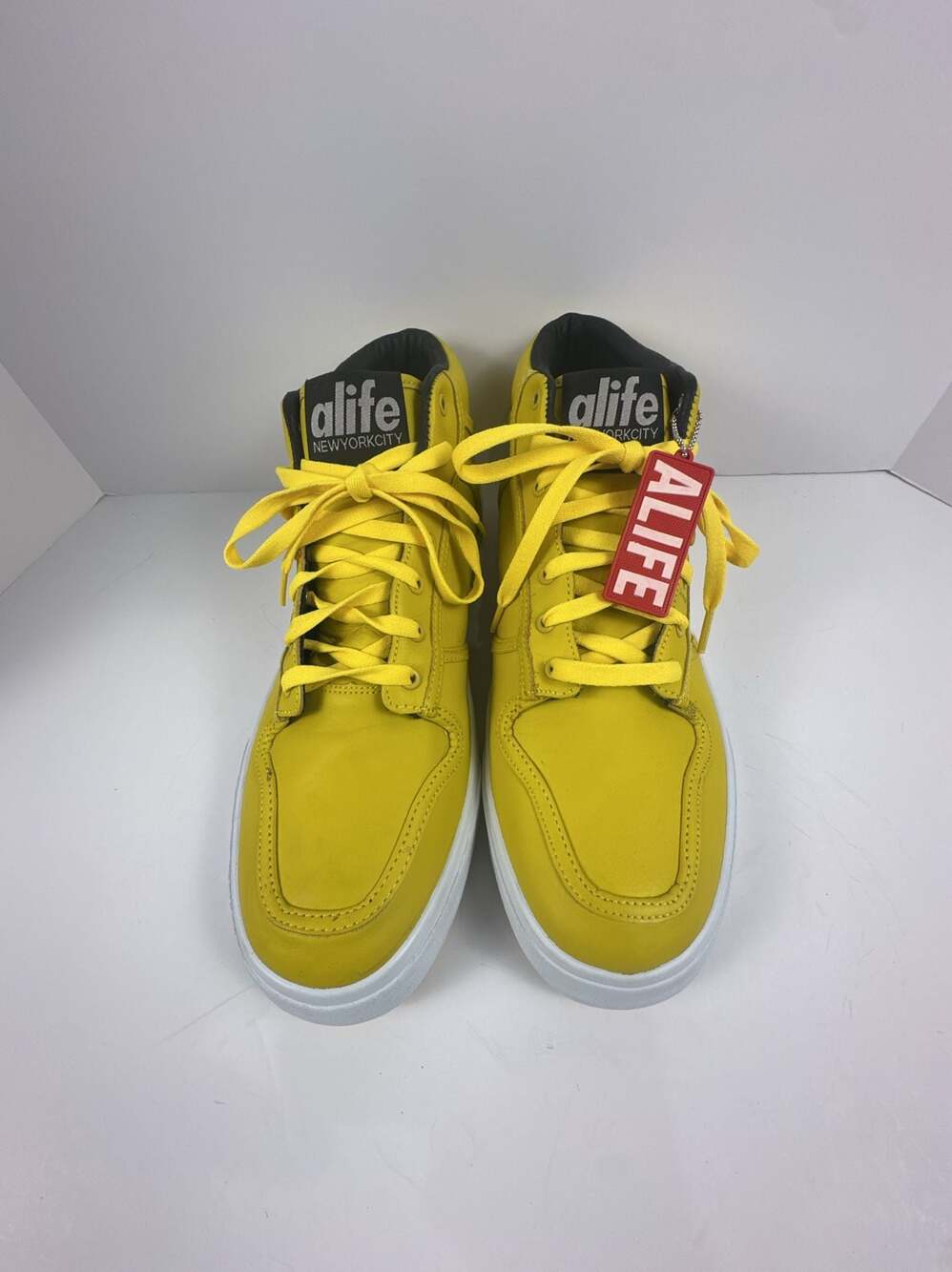 Alife Everybody Mid Pro Leather Yellow Sneakers Mens Size US 13 Deadstock New